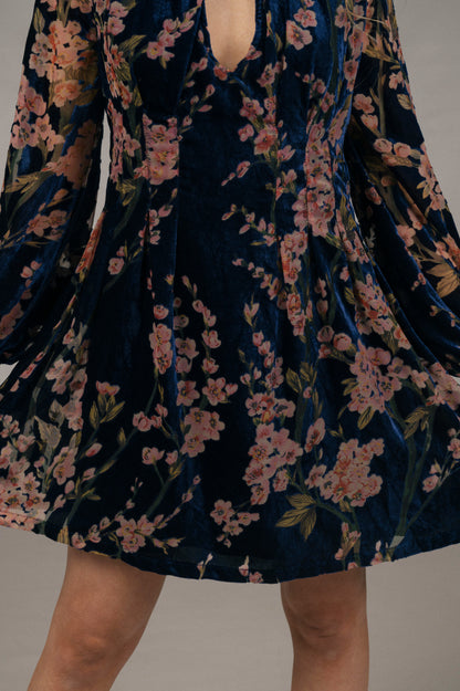 Vintage babydoll mini dress close up - Lemon Lane Vintage