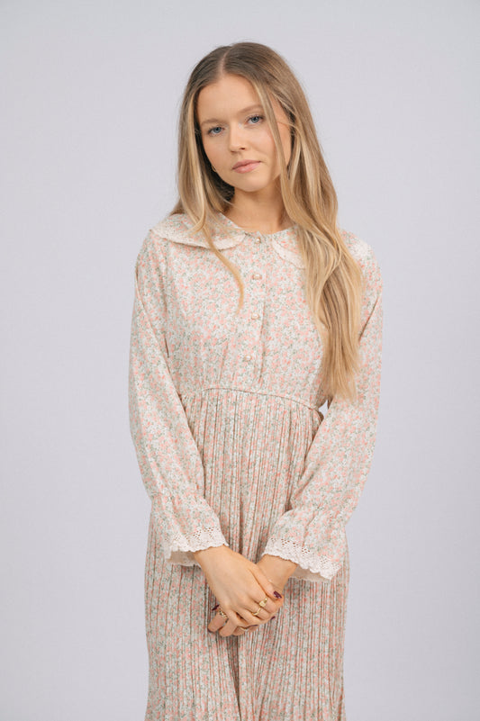 Vintage light pink 1940s-style floral midi dress lace trim, peter pan collar, front buttons, and floral fabric detail cottage core prairie style - Lemon Lane Vintage