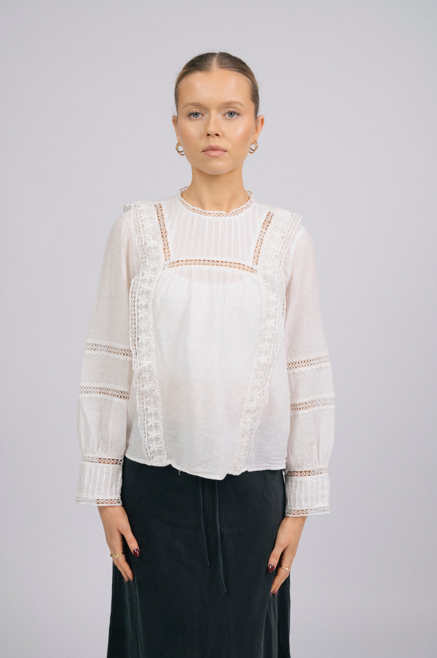 Vintage long sleeved white blouse neckline, lace and sleeve detail - Lemon Lane Vintage